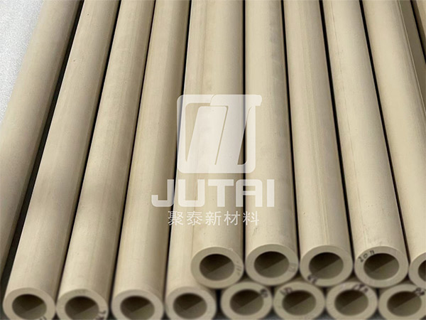 Tubo in polietere etere chetone