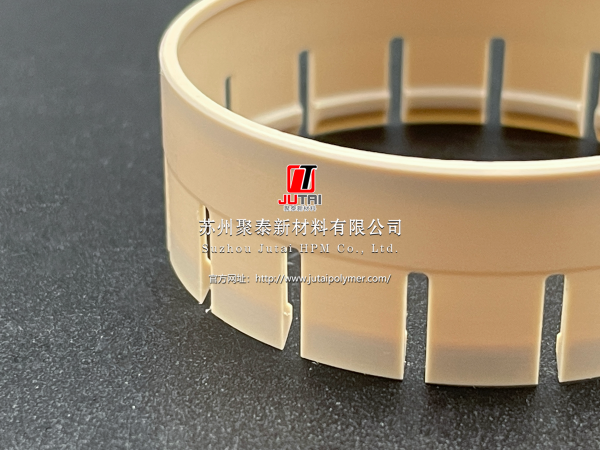 얇은 벽의 PEEK 가공