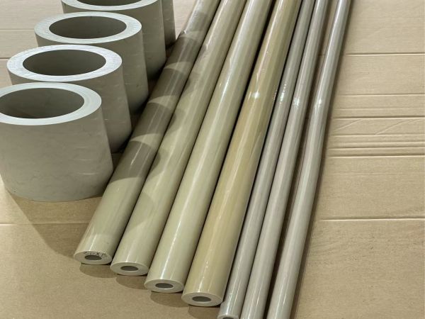 Tubo in polietere etere chetone ad elevata resistenza alla frattura