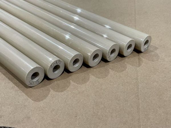 Tubo in polietere etere chetone ad elevata resistenza alla frattura